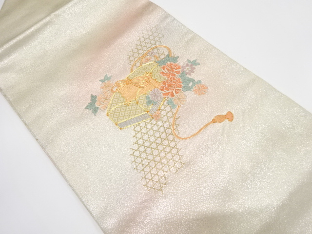 文箱に草花模様　刺繍　名古屋帯
